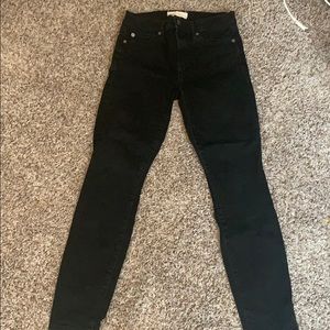 Gap black jeans true skinny 27 short